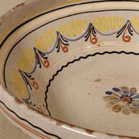 gul blå brun creme antikt keramikfad dej fad blomsterdekorationer
